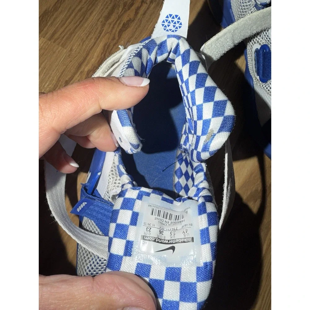 Nike LeBron Soldier 9 Premium Kentucky Youth 4Y Kids Sneakers Tennis Shoes 2015